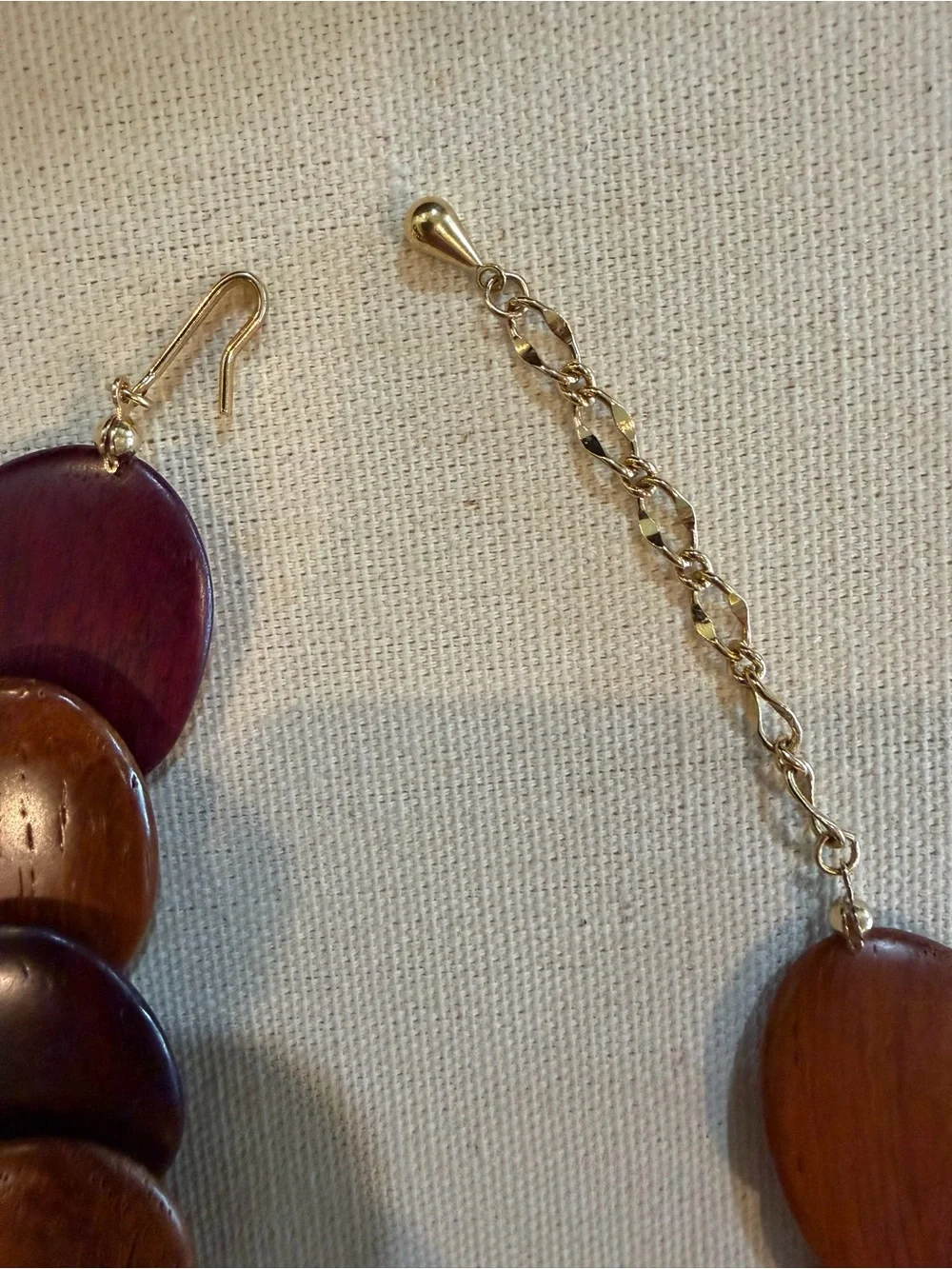 Artisan Style Wooden Disc Statement Necklace – Brown & Plum Tones – Adjustable